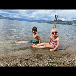 Meet your Posher, Maxine